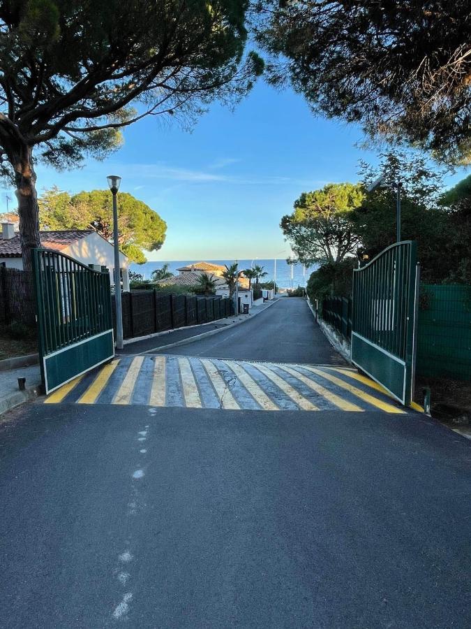 Appartement Vue Mer Avec Balcon Σαιντ-Μαξίμ Εξωτερικό φωτογραφία