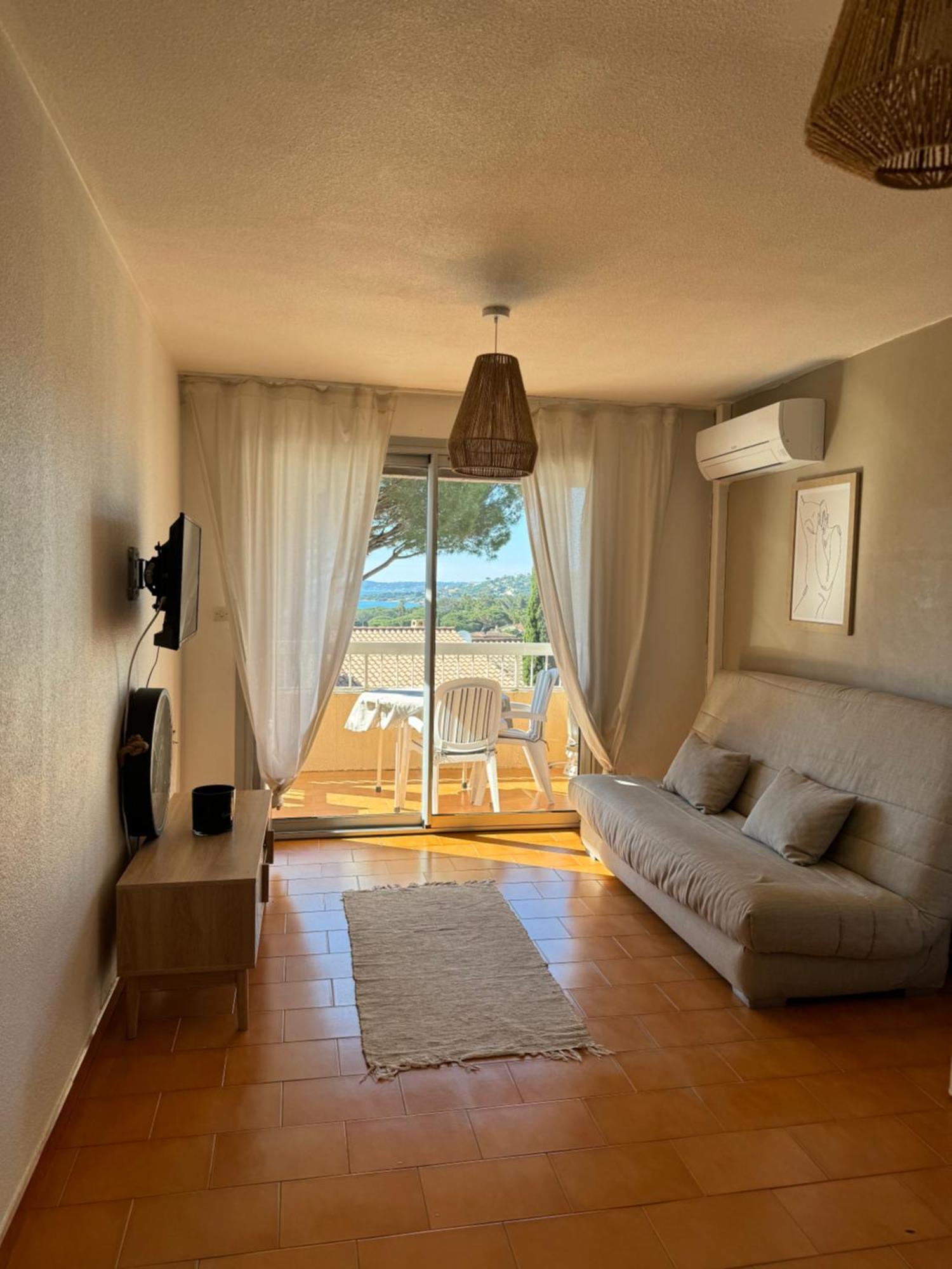 Appartement Vue Mer Avec Balcon Σαιντ-Μαξίμ Εξωτερικό φωτογραφία